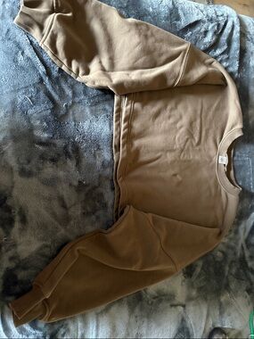 Athleta, M
